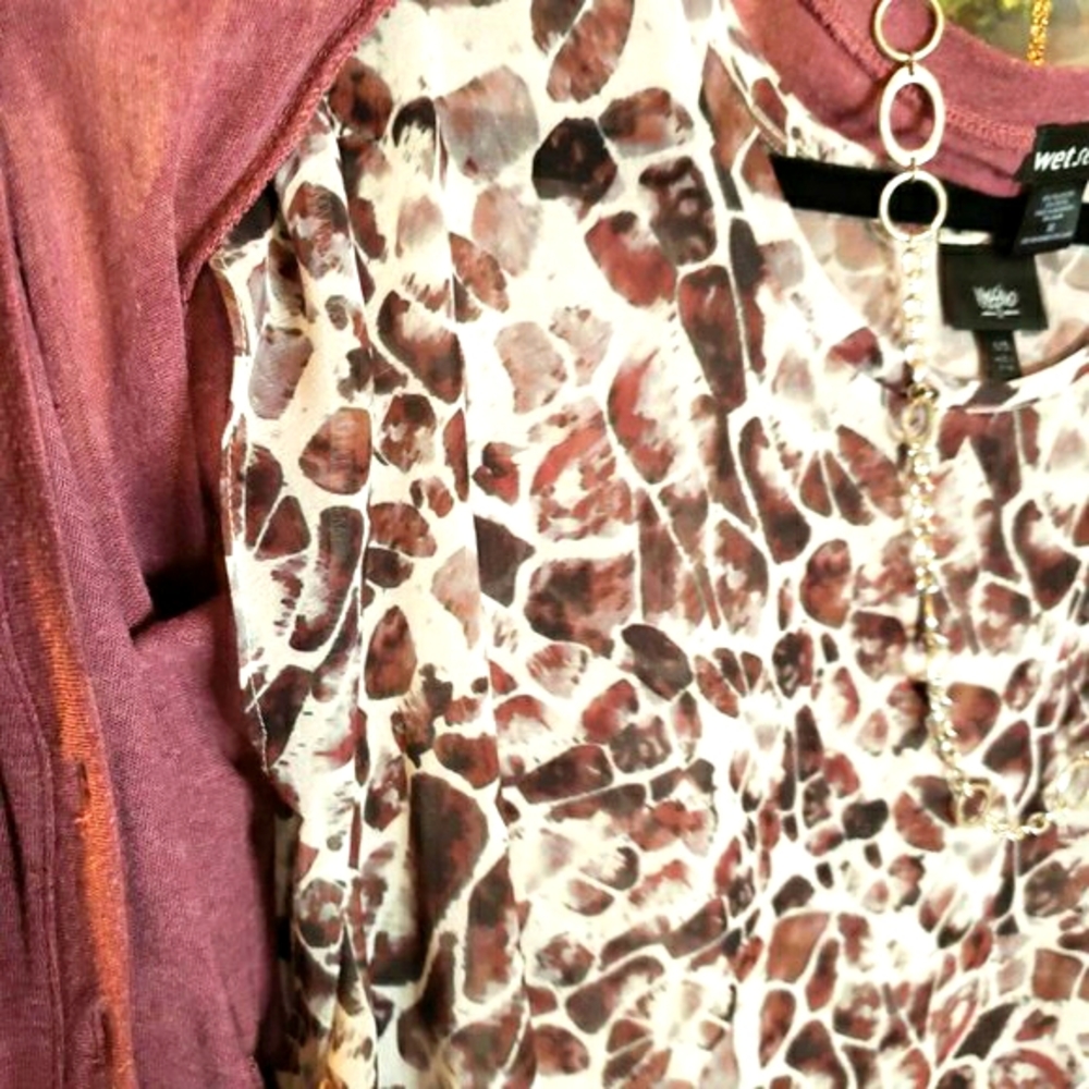 🥰3☆$25 2pcs cute pink Wet Seal Cardigan - Picture 5 of 8
